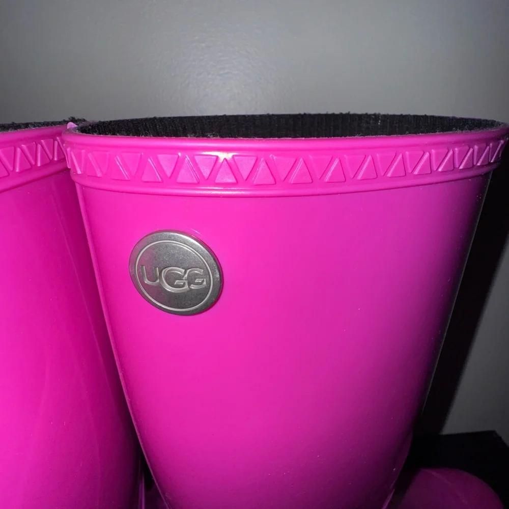 UGG Rain Boots Size 7